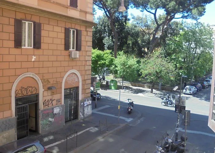 Max House Roma