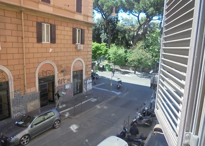 Max House 2* Roma